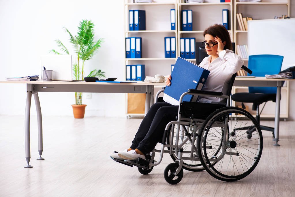 What a Personal Injury Lawyer Does From Filing to Settlement